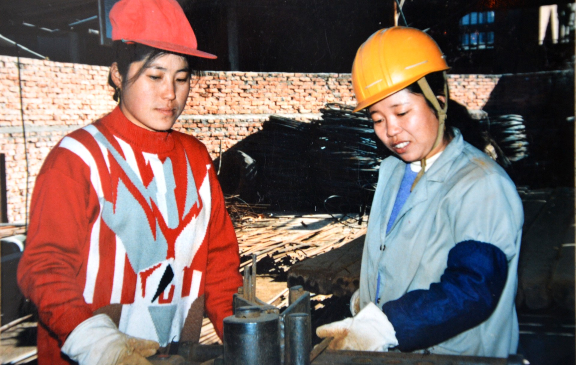 致敬勞動者 | 學(xué)習(xí)公司歷史上的勞模精神：一根鋼筋、一程山路、一路初心