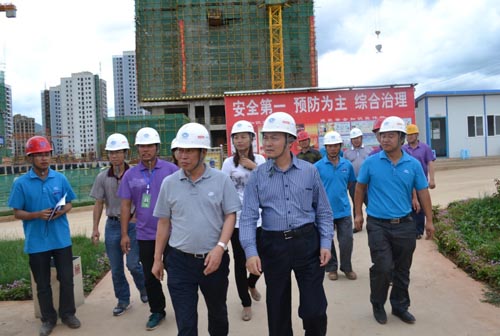 張戰(zhàn)國調(diào)研易門公租房二期工程