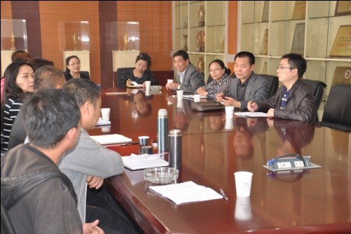 張戰(zhàn)國(guó)調(diào)研公司黨支部工作