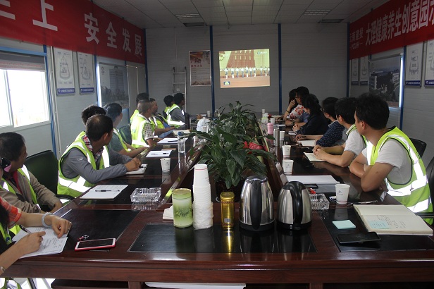 奮斗吧！青春 ——公司團(tuán)委在云南白藥項(xiàng)目組織青年員工座談會(huì)