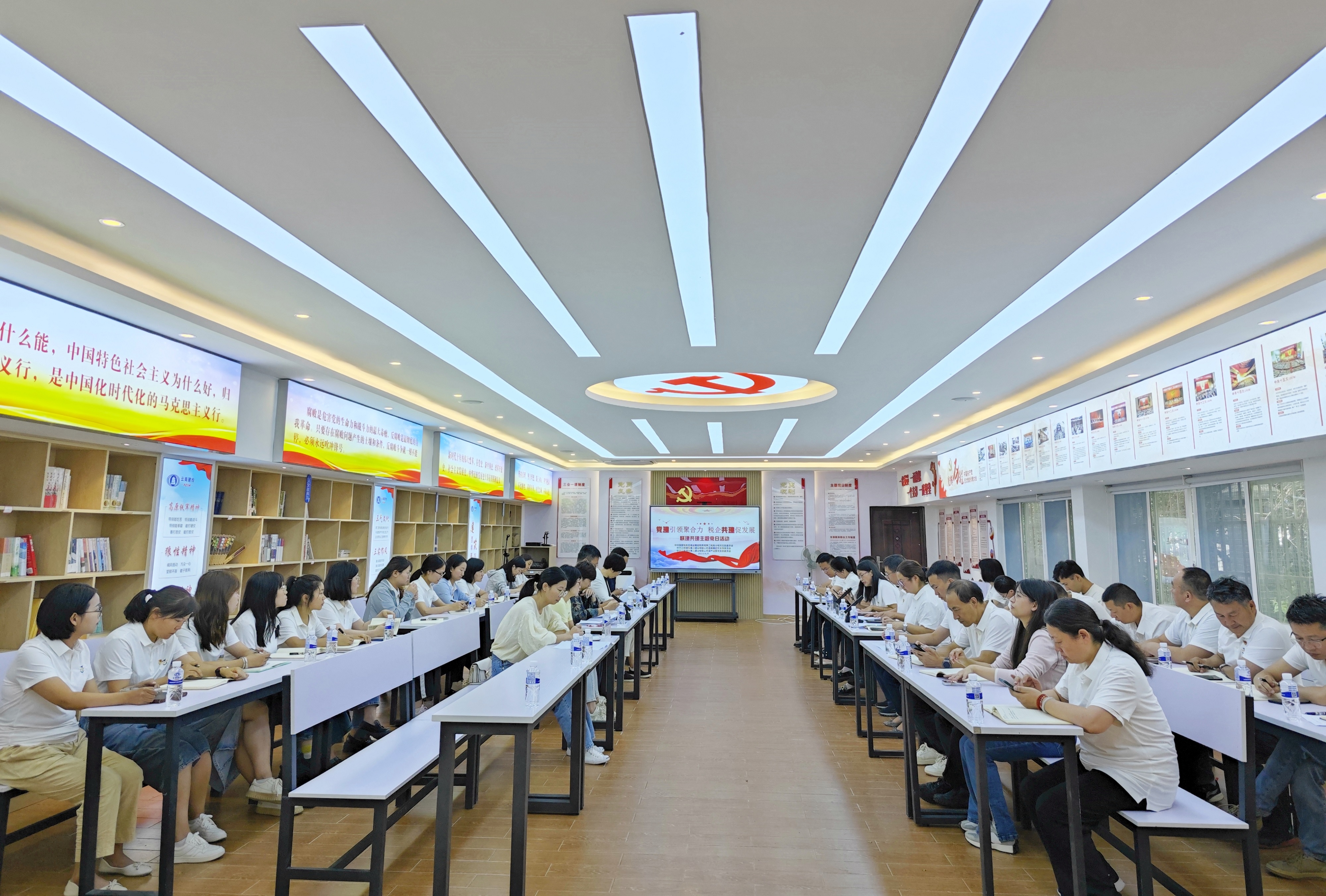 黨建引領(lǐng)聚合力 稅企共建促發(fā)展