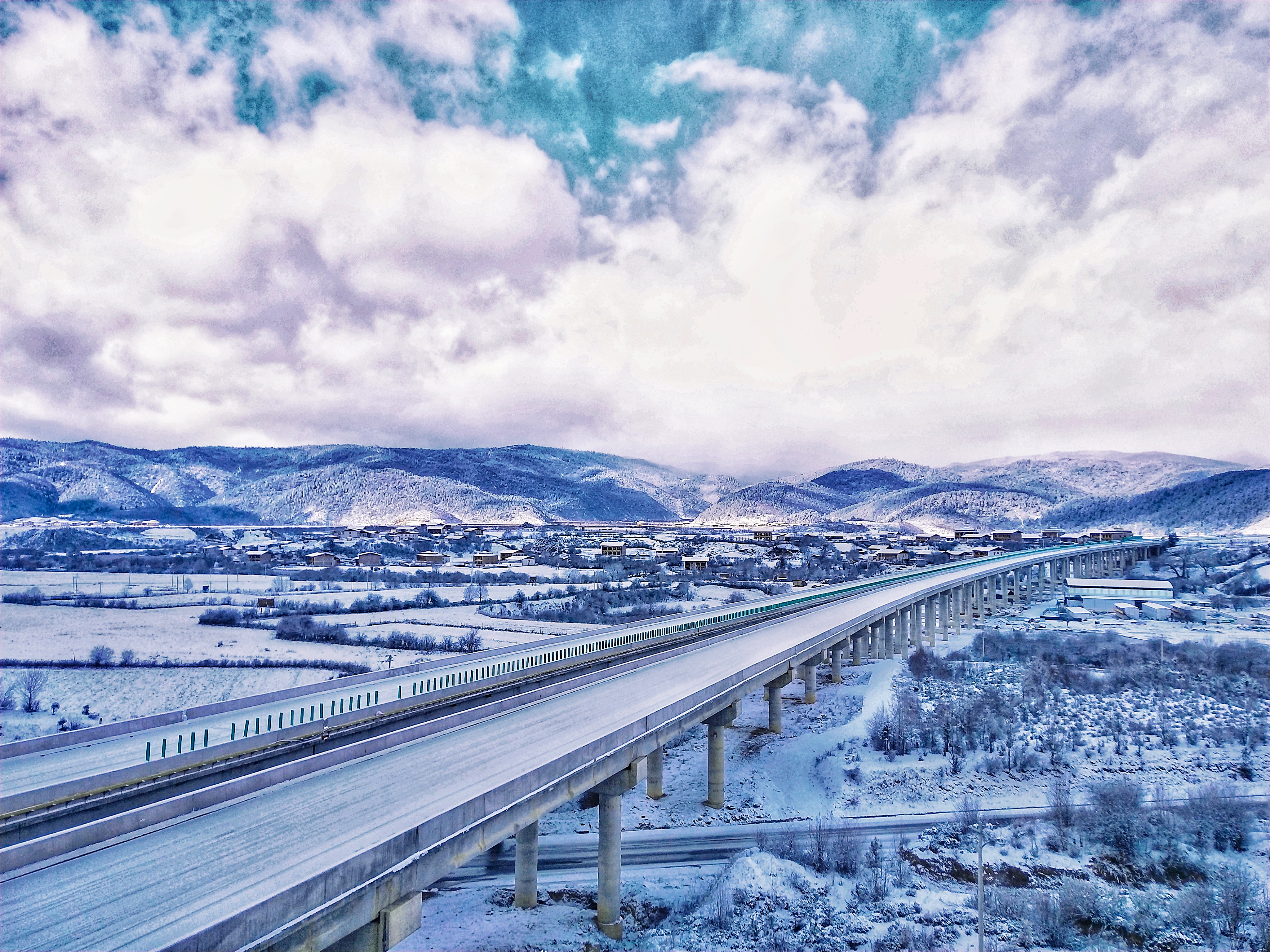 香麗高速公路.