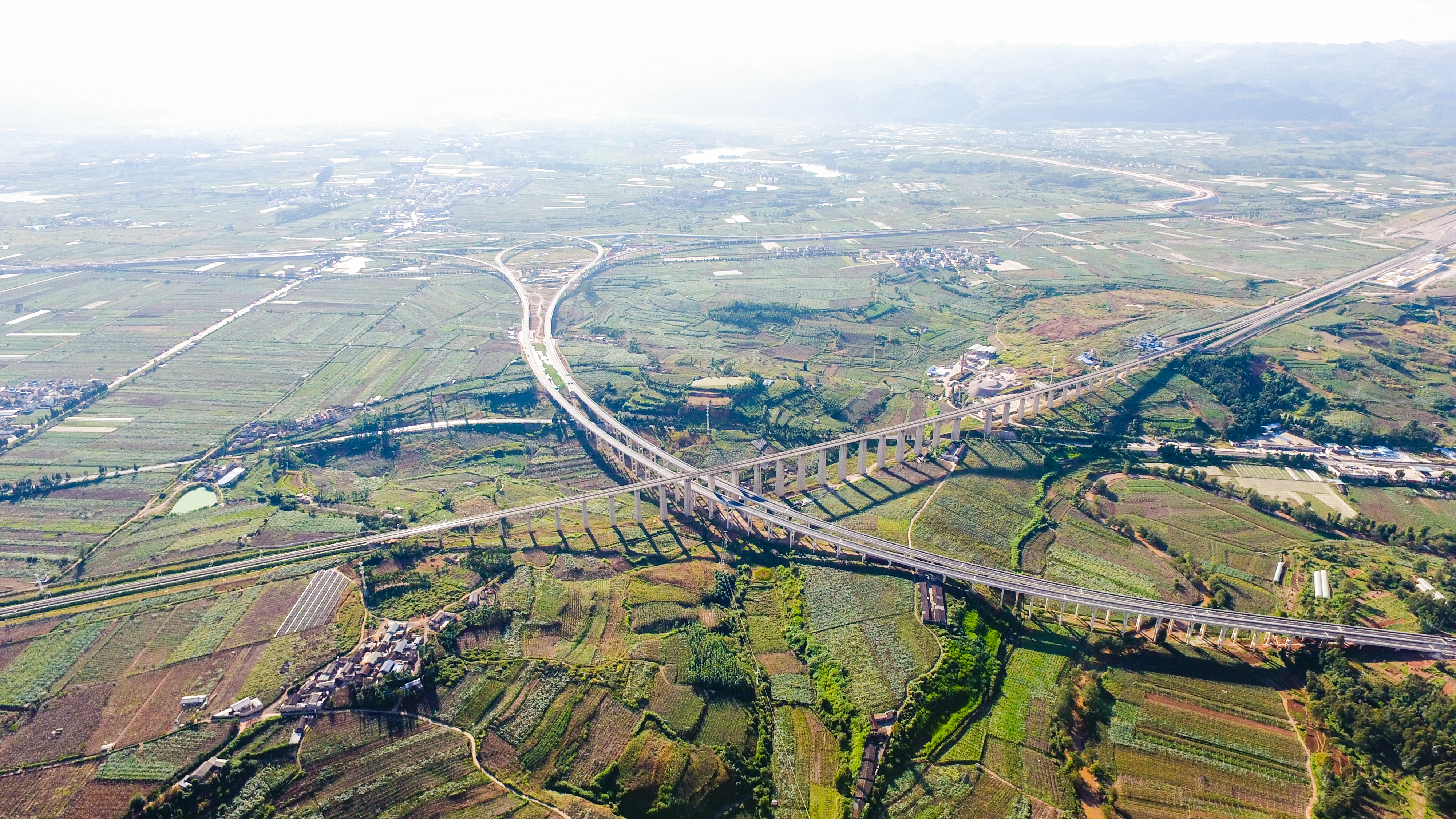 瀘彌高速公路