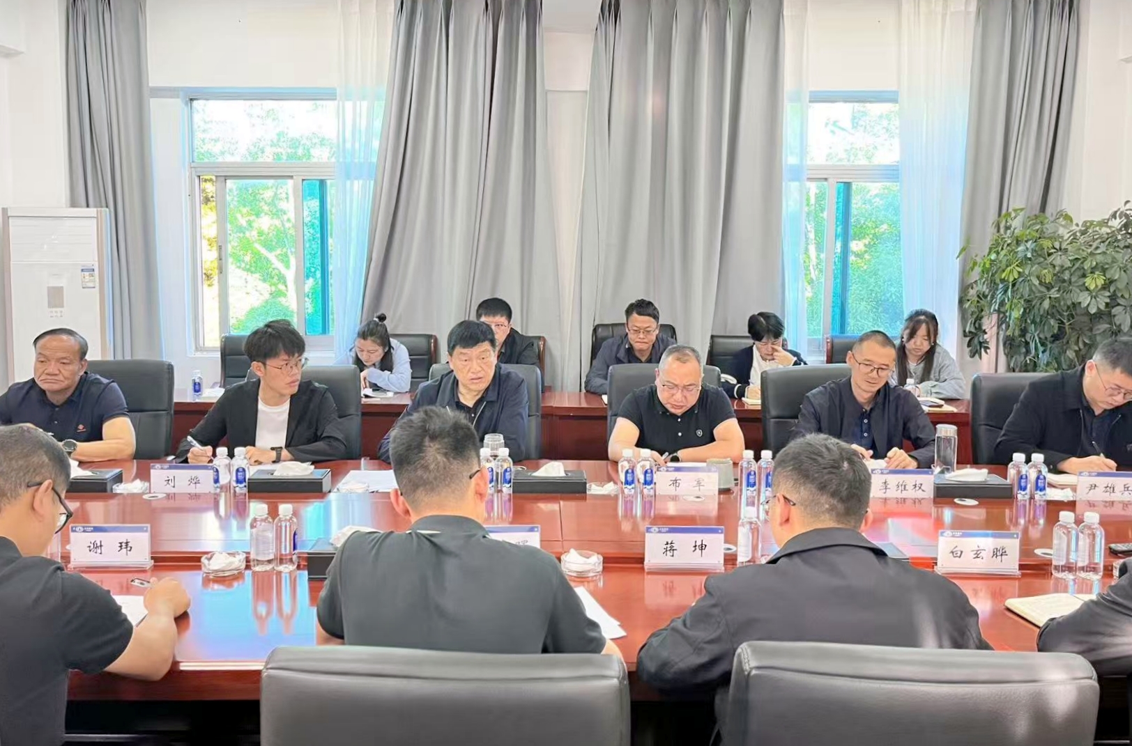 公司召開(kāi)麗江公司干部任職宣布大會(huì)